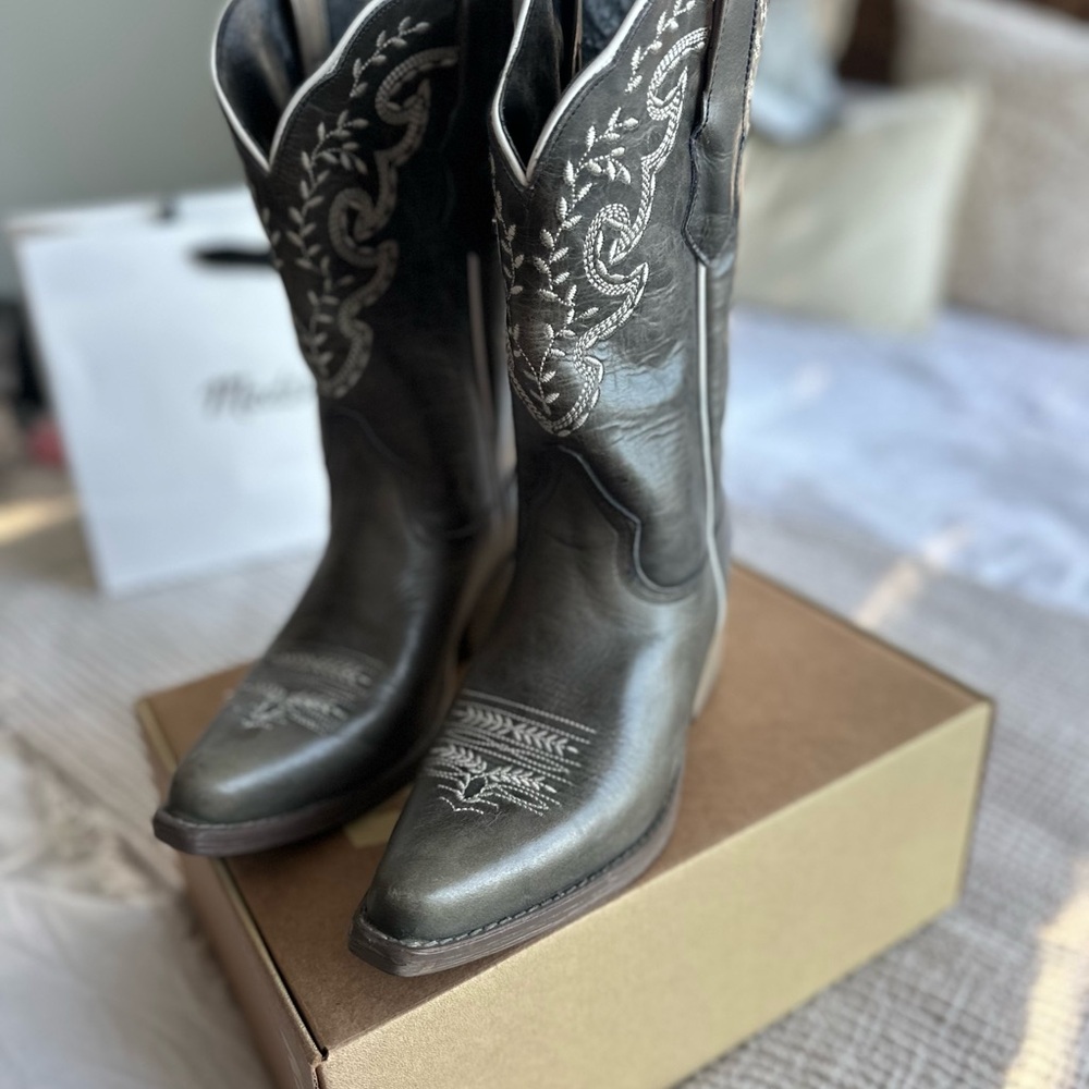 Embroidered Cowboy Mid Calf Boots